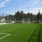 Toshkentda o‘quvchi futbol maydonchasidagi darvoza tagida qolib vafot etdi