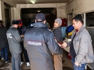Moskvadagi reyddan keyin 800 dan ortiq migrant deportatsiya qilindi