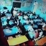 Xorazmdagi maktabda o‘qituvchi boshlang‘ich sinf o‘quvchisini ayovsiz kaltakladi 