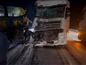 Kazakhstan bus crash: 33 Uzbek citizens evacuated safely (video)