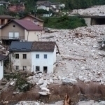 Bosniya va Gersegovinada suv toshqinlari kuzatilmoqda. Qurbonlar bor (video)