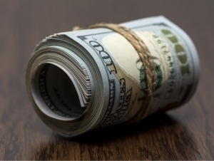 Dollar kursi pasaydi