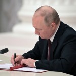 Путин ҳарбий хизматга чақирилганларнинг паспортини олиб қўйиш ҳақидаги қонунни имзолади