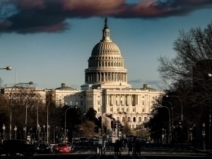 АҚШ Конгресси “шатдаун”га тайёргарлик кўрмоқда – “Axios”