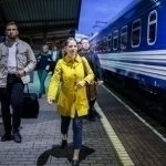 Berbok kutilmaganda Ukrainaga bordi