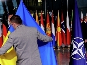 Россия НАТОнинг Украинага ёрдам ва мудофаа бўйича қарорларини қоралади