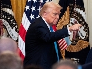 Трамп унинг мурожаатини кўрсатмаган телеканалларга таҳдид қилди