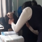 Фарғонада ўқитувчи ўқувчини аёвсиз калтаклади (видео)