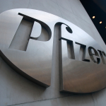 Pfizer vaksinasi sinovida olti kishi vafot etgani ma’lum bo‘ldi