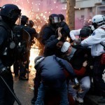 Францияда пенсия ислоҳотига қарши намойишларда 450 дан ортиқ киши ҳибсга олинди (фотогалерея)