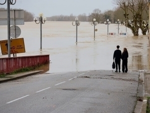 Франция сув остида: 35 кунлик ёмғир авжига чиқмоқда