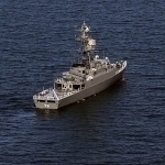 Eron harbiy kemasiga suv ostidan zarba berildi: kamida 80 kishi halok bo‘ldi