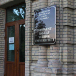 Yuridik universiteti rektori endi vazir o‘rinbosari emas – Prezident farmoni