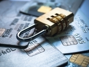 Bank kartalari orasida katta miqdordagi pul o‘tkazmalari uchun himoya kuchaytiriladi