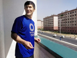 Олимпиада совриндори оиласи билан Президент совға қилган уйга борди