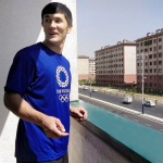 Олимпиада совриндори оиласи билан Президент совға қилган уйга борди