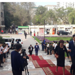 O‘qituvchilar limuzinlarda kelib, qizil yo‘lakdan yurgan bayram qanday o‘tdi?