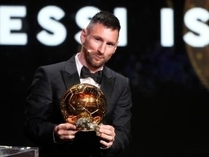 Messi oxirgi “Oltin to‘p”ini “Barselona” muzeyiga topshirdi