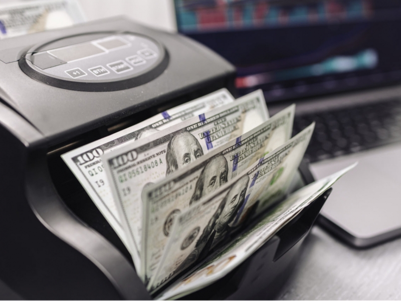 Dollar kursi keskin tushib ketishi mumkin