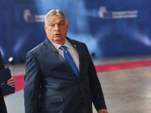 Orban Vengriya parlamentini tark etdi