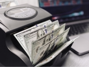 Доллар курси кескин тушиб кетиши мумкин