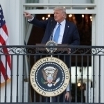 Tramp ba’zi davlat fuqarolariga AQSHga kirishni taqiqladi 