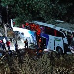 Туркияда автобус ҳалокатга учраши оқибатида 12 киши ҳалок бўлди (видео)