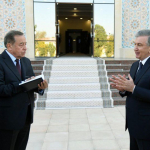 Mirziyoyev Iso Termiziy maqbarasida bo‘ldi 
