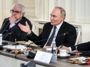 Putin praises Saida Mirziyoyeva’s youth initiatives during visit to Russia (video)