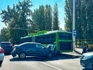 Bus involved in a traffic accident in Tashkent