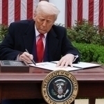 Tramp Eronning savdo hamkorlariga boj solishni boshlaydi