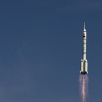 Xitoy o‘z kosmik stansiyasiga ilk bor astronavtlarni jo‘natdi