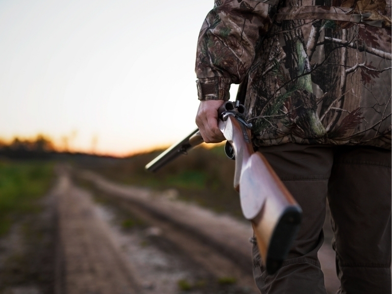 Jizzaxda erkak do‘stini yovvoyi to‘ng‘iz bilan adashtirib otib qo‘ydi