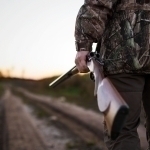 Jizzaxda erkak do‘stini yovvoyi to‘ng‘iz bilan adashtirib otib qo‘ydi