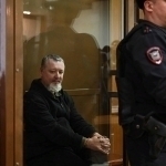 Путинга рақиб бўлишни истаган рус қўмондони қамалди