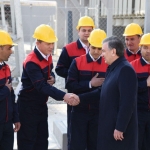 Президент Навоий ИЭСда барпо этилаётган иккинчи буғ-газ қурилмаси билан танишди