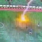 Indoneziyada futbolchi chaqmoq urishidan halok bo‘ldi (video)