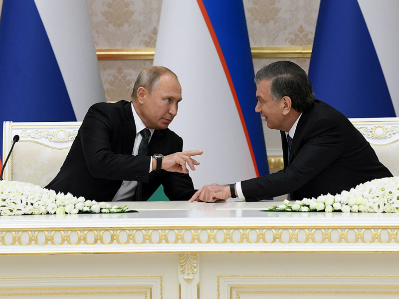Mirziyoyev Putin bilan tojik-qirg‘iz mojarosi haqida gaplashdi