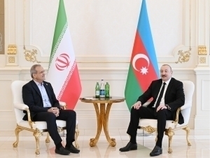 Пезешкиён Озарбайжонга қилинган ҳужум юзасидан Алиевга қўнғироқ қилди