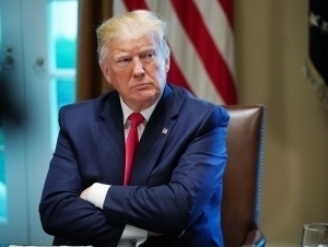 Trampdan Ukrainaga harbiy yordamning to‘xtatilishini tushuntirish talab qilindi