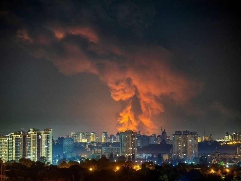 Rossiya Ukraina poytaxtiga bombalar yog‘dirdi. Qurbonlar bor