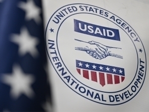 АҚШ USAID дастурларини бутунлай ёпди