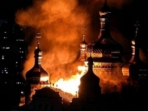Rossiya Kiyevning tarixiy qadamjosini bombardimon qildi. Qurbonlar bor (video)