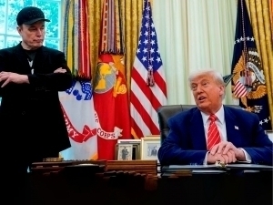 Трамп Маскка “дўконини ёпиб”, Африкага қайтишни таклиф қилди