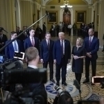 Трамп инаугурация кунига қадар 100 дан ортиқ фармон тайёрламоқда