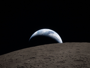 Ернинг ботиши: NASA тарихий фотосуратларни эълон қилди