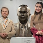 Марям Тилляева бувиси билан биринчи марта Оқсаройга бориб, бобосини хотирлади