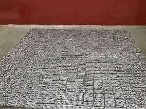 Qirg‘izistondan qariyb 28 ming dona “tabletka” olib kelganlar ushlandi