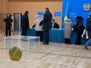 Қозоғистонда янги Конституция бўйича референдум ўтказилмоқда