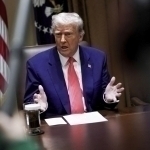 “U yerga butun armiya yo‘l olgan”. Tramp Eron va AQSH muzokaralari haqida gapirdi